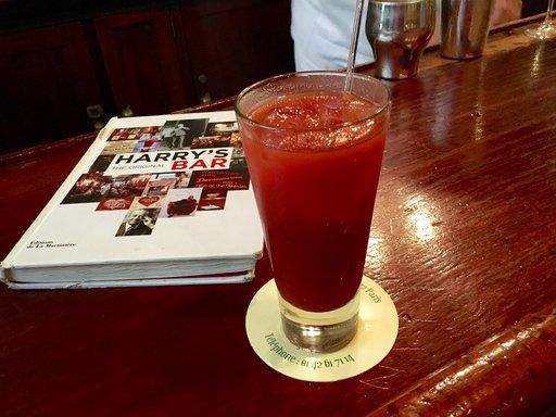 Drinks in Paris 01
